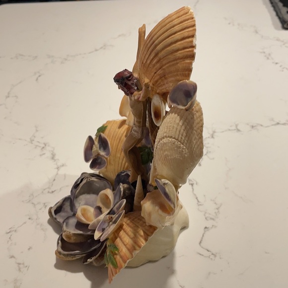 Beautiful religious shell creation with plastic Jesus. Cream, purple, tan colors - Picture 8 of 10